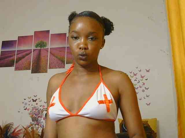 SaucyAngels webcam