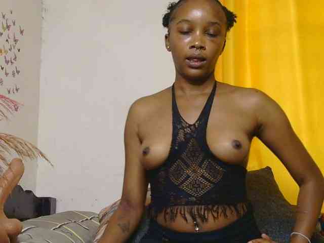 SaucyAngels webcam