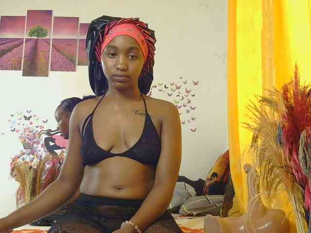 SaucyAngels webcam