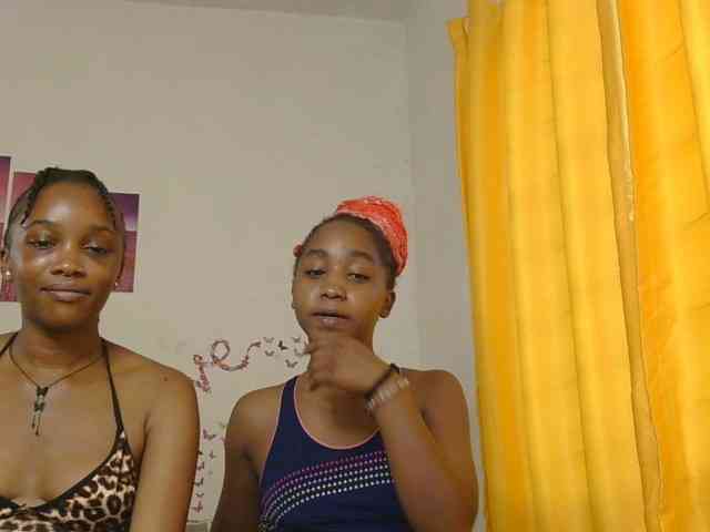 SaucyAngels webcam