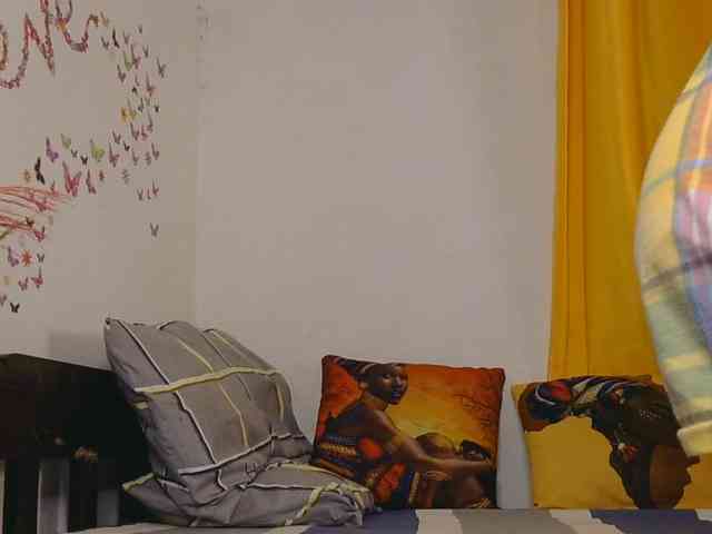 SaucyAngels webcam