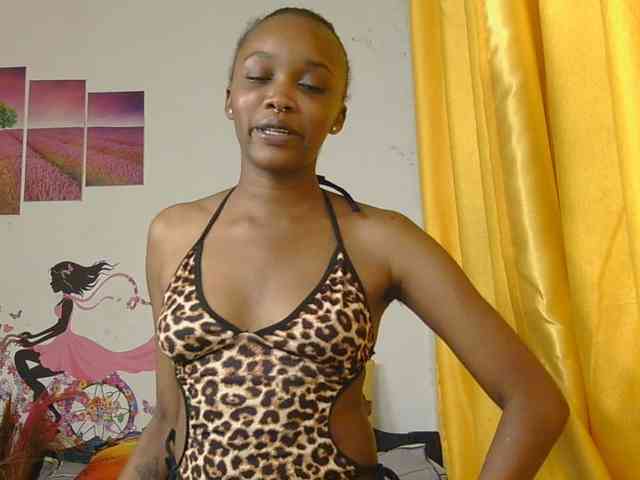 SaucyAngels webcam