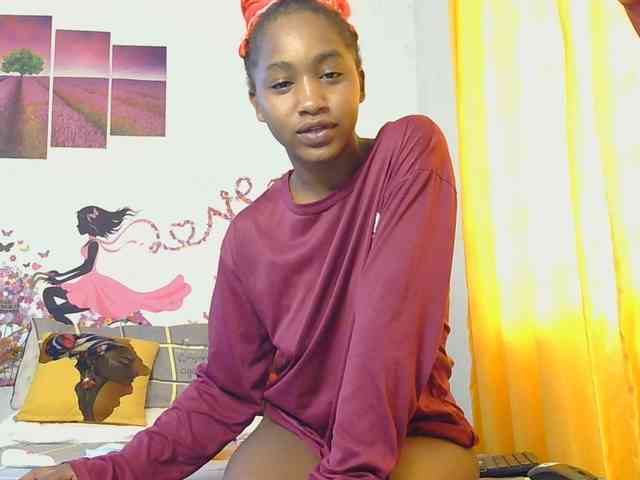 SaucyAngels webcam