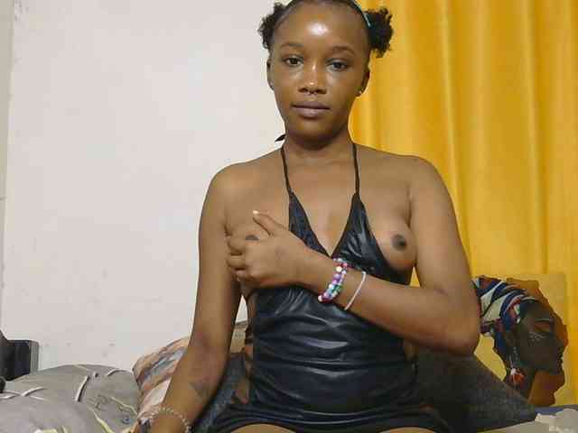SaucyAngels webcam