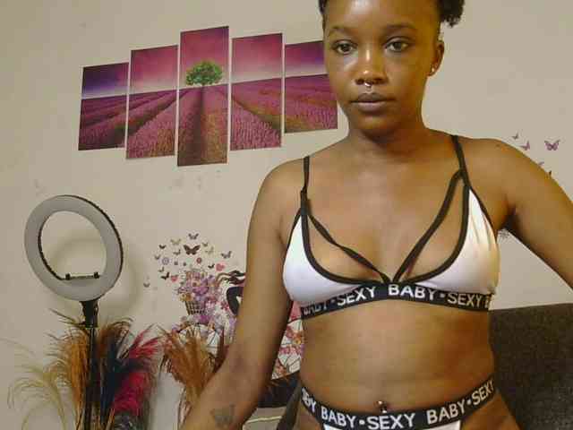 SaucyAngels webcam