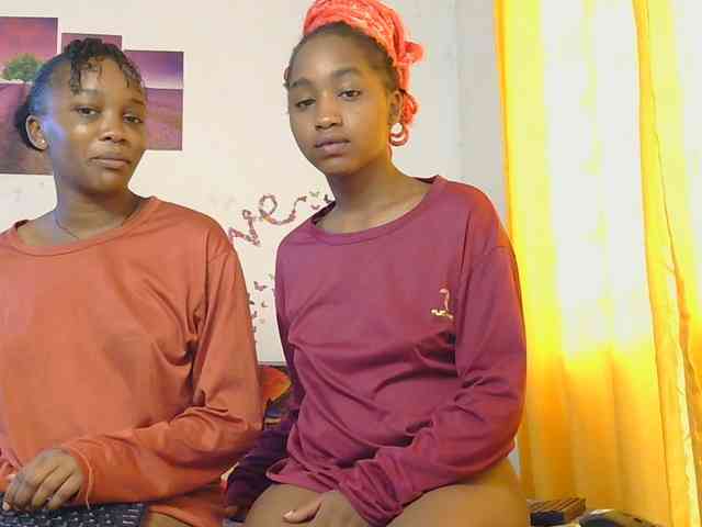 SaucyAngels webcam