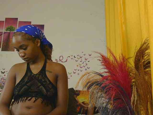SaucyAngels webcam