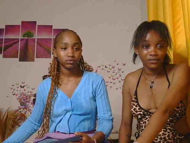 SaucyAngels webcam