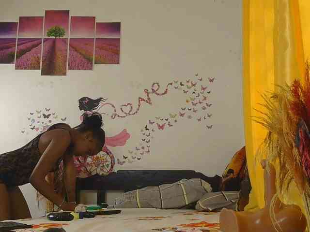 SaucyAngels webcam