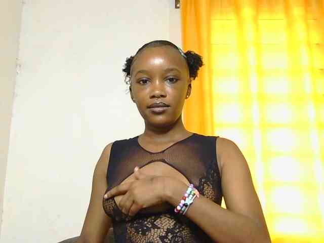 SaucyAngels webcam