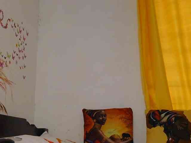 SaucyAngels webcam