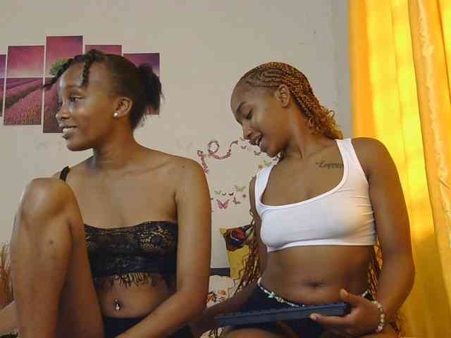 SaucyAngels webcam