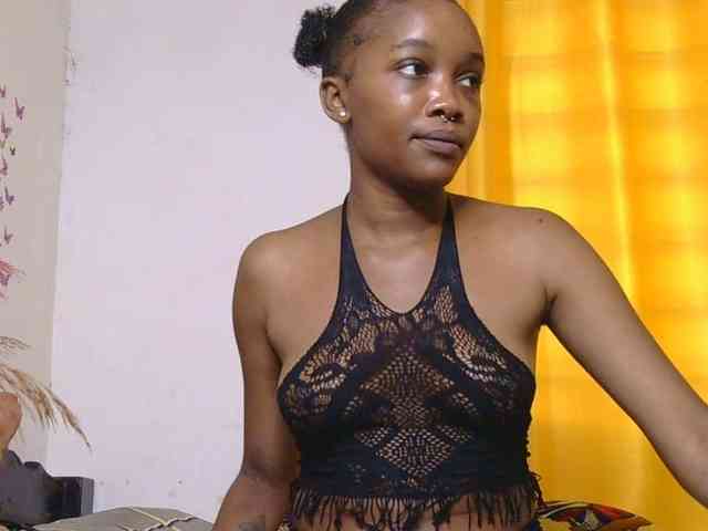 SaucyAngels webcam