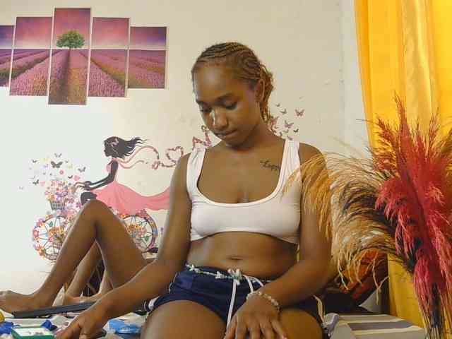 SaucyAngels webcam