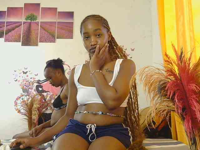SaucyAngels webcam
