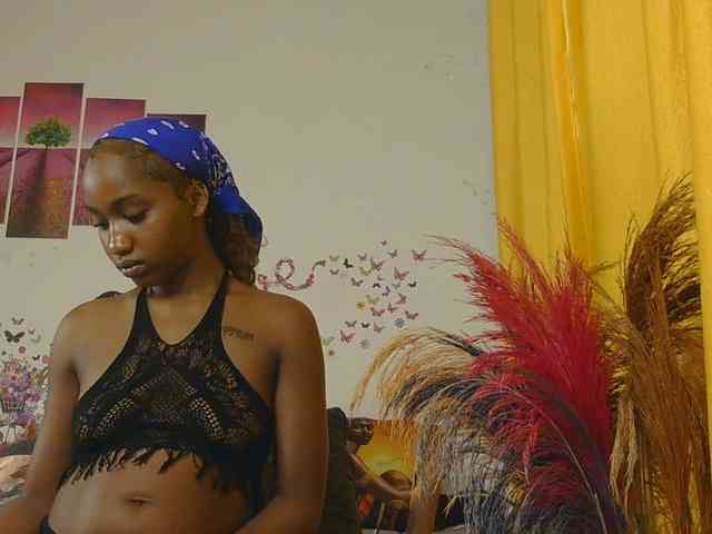 SaucyAngels webcam