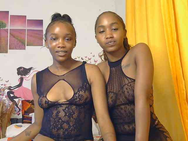 SaucyAngels webcam