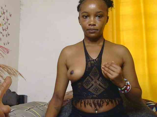 SaucyAngels webcam