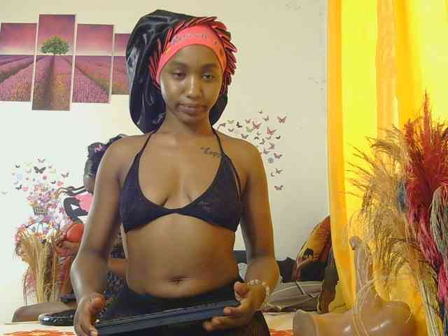 SaucyAngels webcam