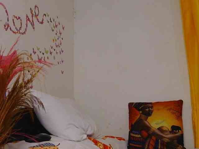 SaucyAngels webcam