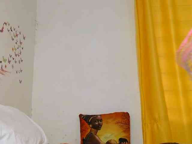 SaucyAngels webcam