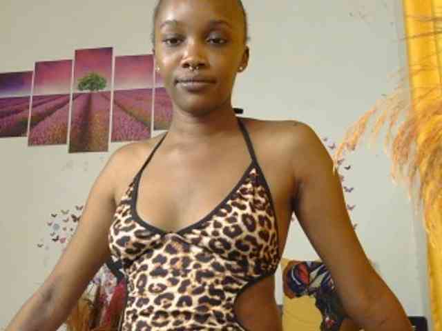 SaucyAngels webcam
