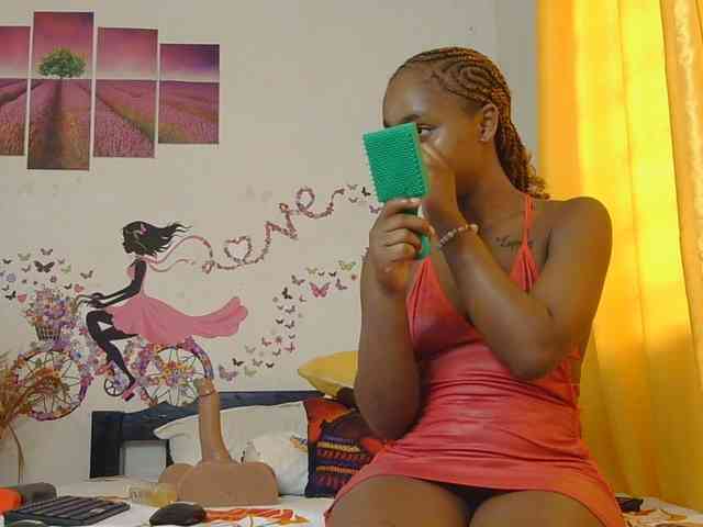 SaucyAngels webcam