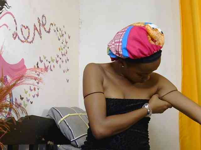 SaucyAngels webcam