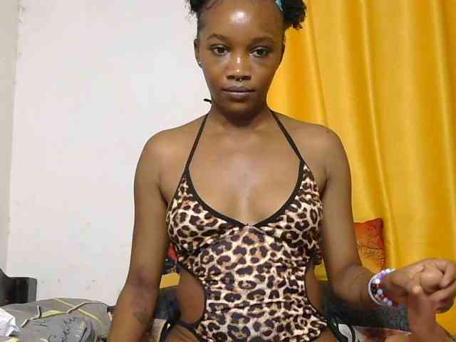 SaucyAngels webcam