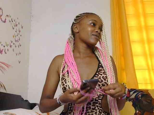SaucyAngels webcam
