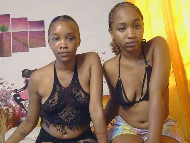 SaucyAngels webcam