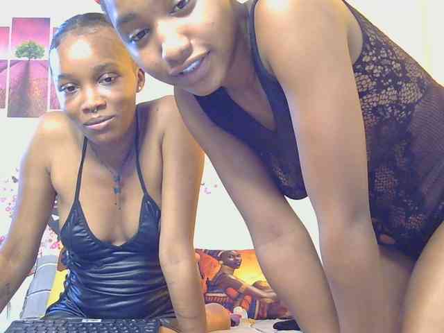 SaucyAngels webcam