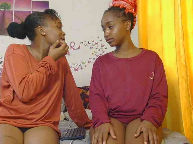 SaucyAngels webcam