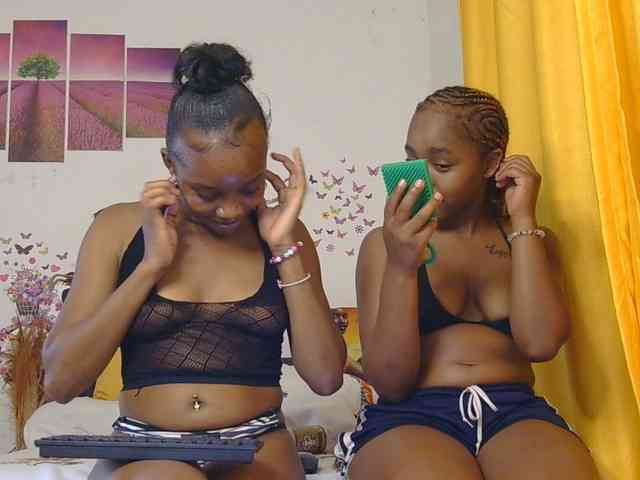 SaucyAngels webcam