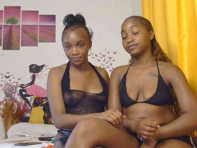 SaucyAngels webcam