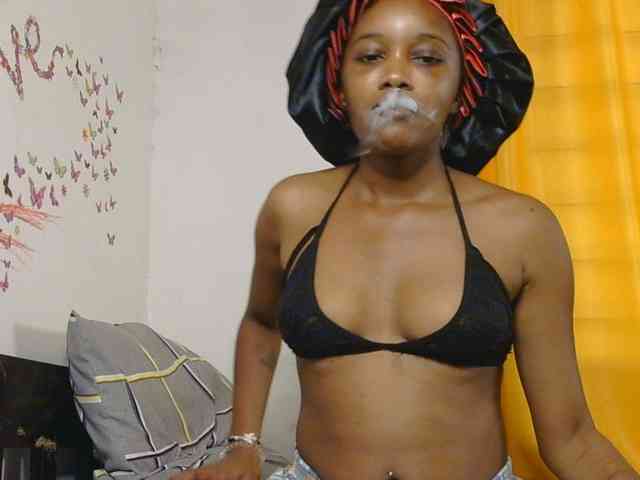 SaucyAngels webcam