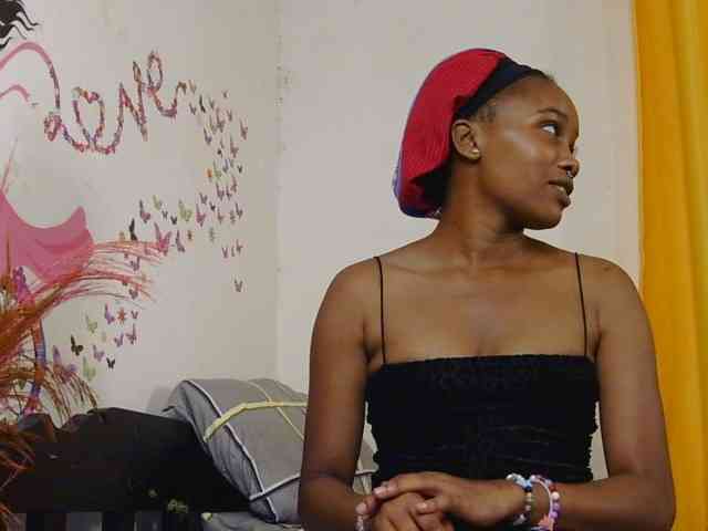SaucyAngels webcam