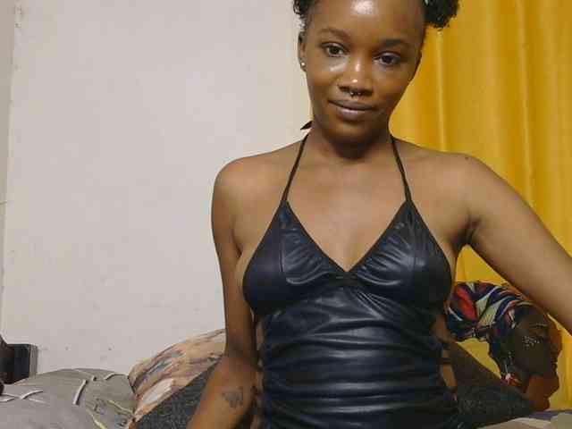 SaucyAngels webcam