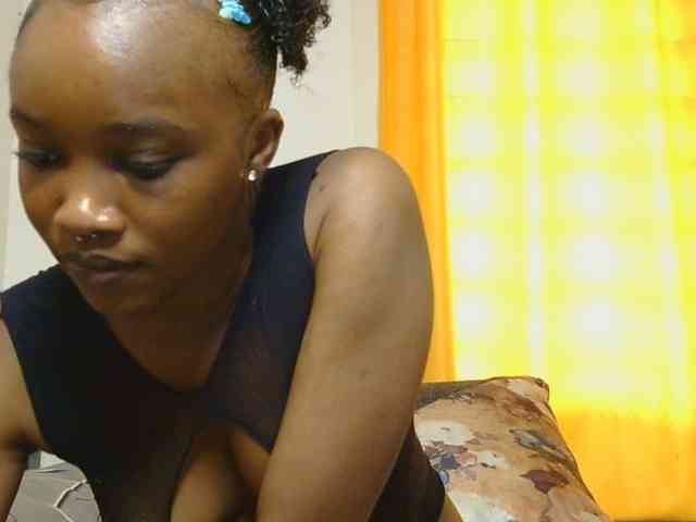 SaucyAngels webcam