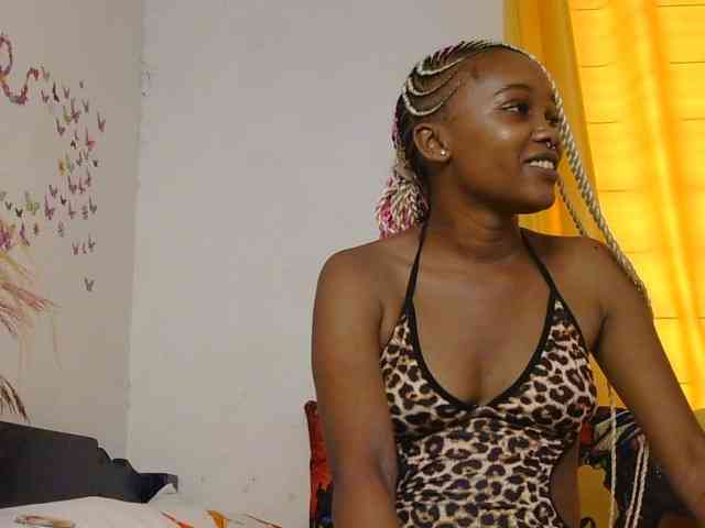SaucyAngels webcam
