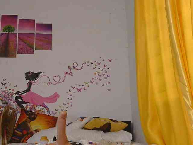SaucyAngels webcam