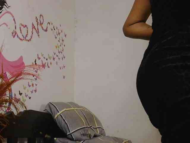 SaucyAngels webcam