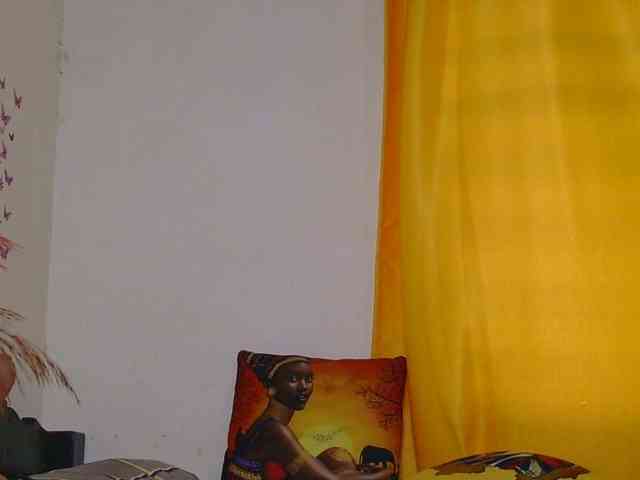 SaucyAngels webcam