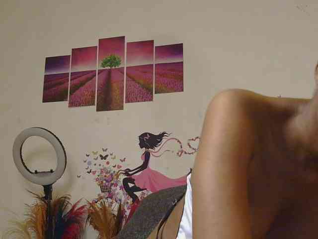SaucyAngels webcam