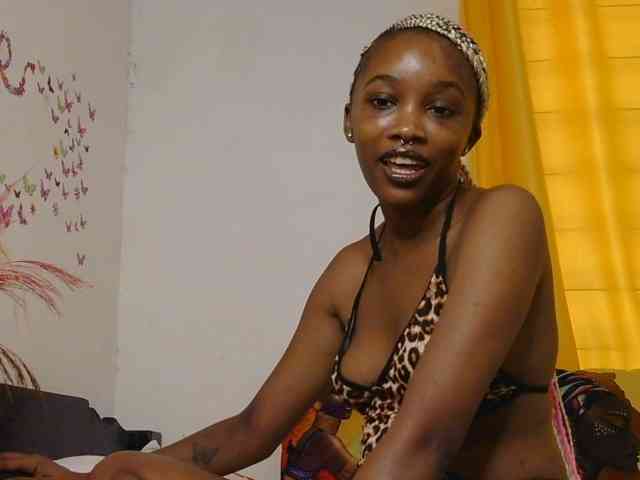 SaucyAngels webcam