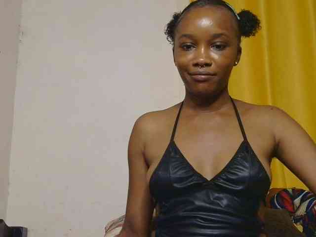 SaucyAngels webcam