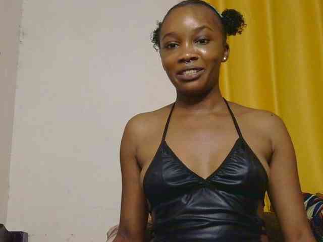 SaucyAngels webcam