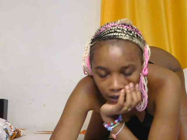 SaucyAngels webcam