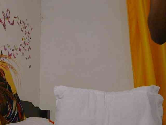 SaucyAngels webcam