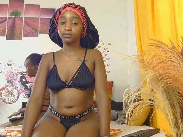 SaucyAngels webcam